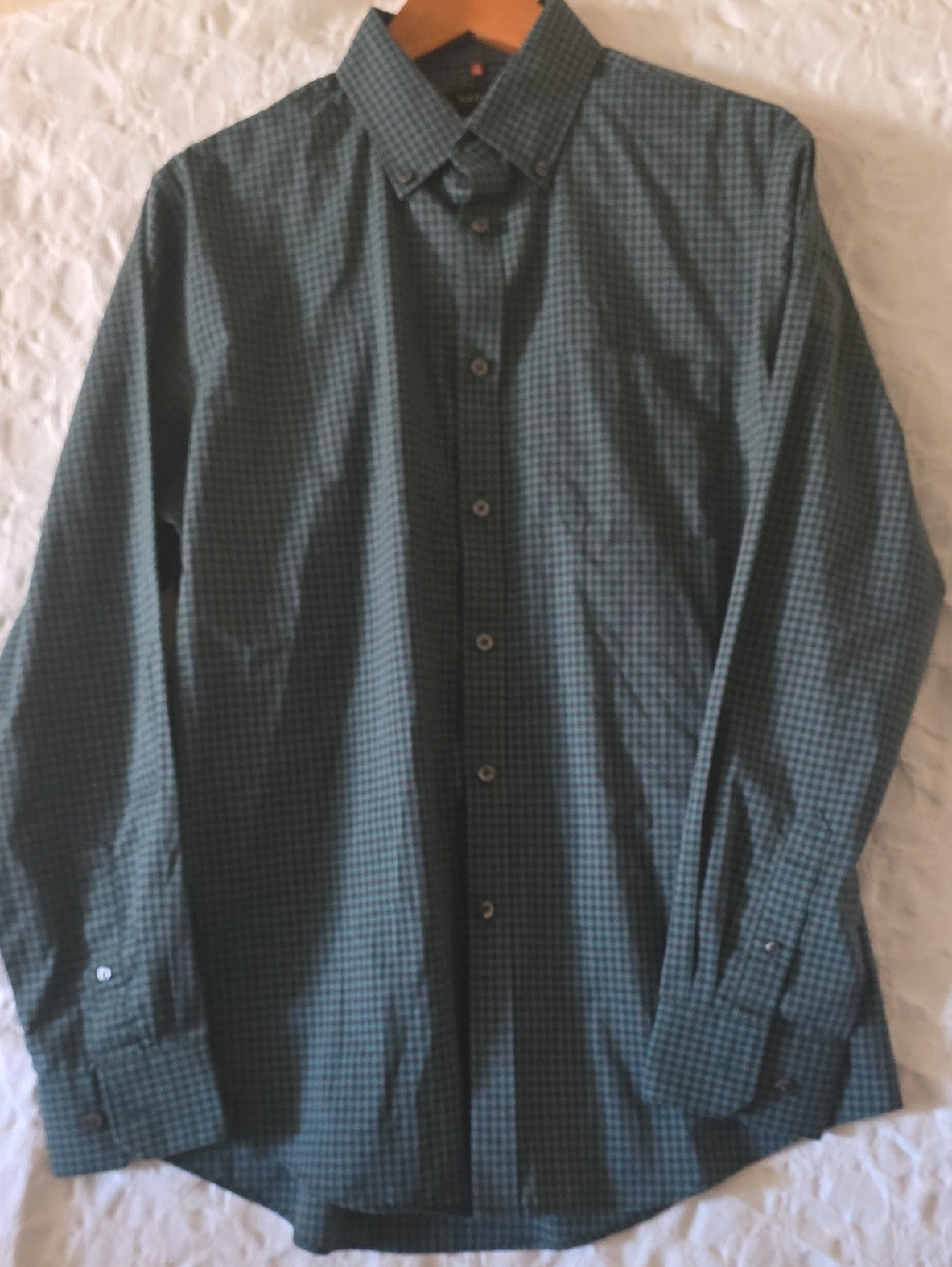 Men's Van Heuser Button Down Long-Sleeve Shirt Plaid Green and Black